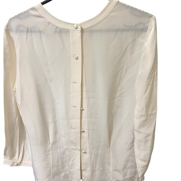 Elegant Cream Women's Top - Picture 5 of 6